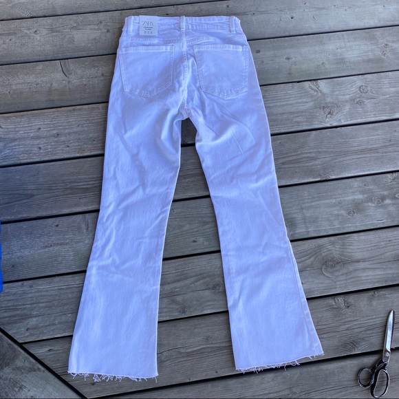 NWT // Zara White Denim Cropped Flare Jeans - Picture 6 of 8